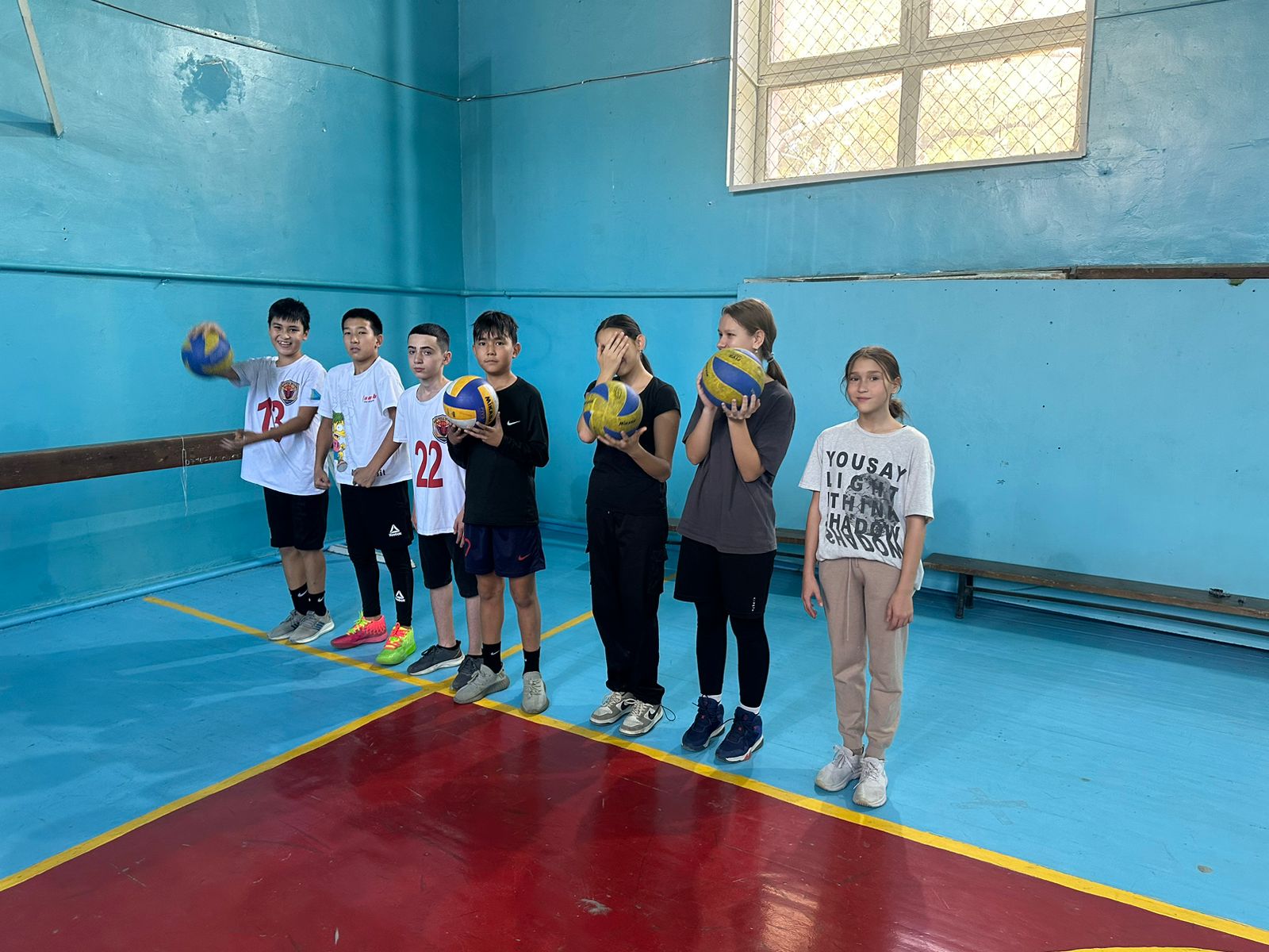 Соревнования по волейболу  среди  7-8  классов