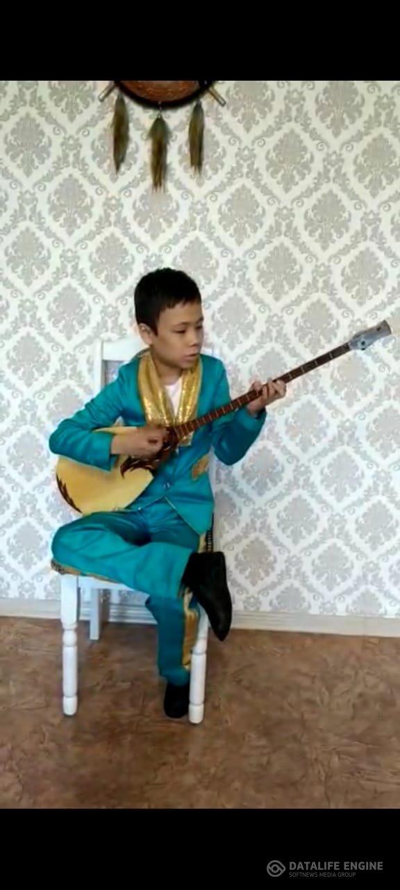 "Дарындылар әлемі"  онлайн  оқушылар   өнері. Онлайн творчество учеников "Мир талантов"