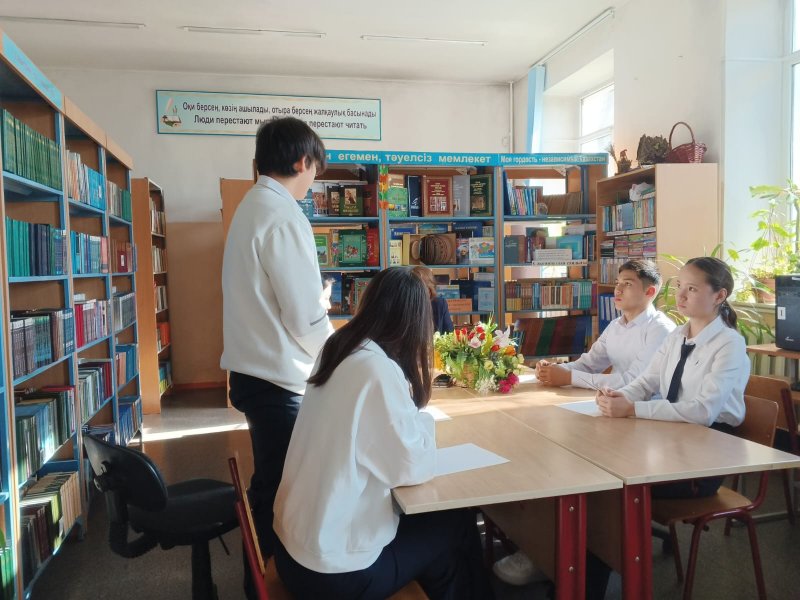 "Азамат "  дебаттық   клубының    отырысы