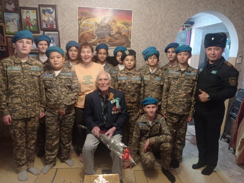 Ұлы   Отан соғысы    ардагерін  құттықтау