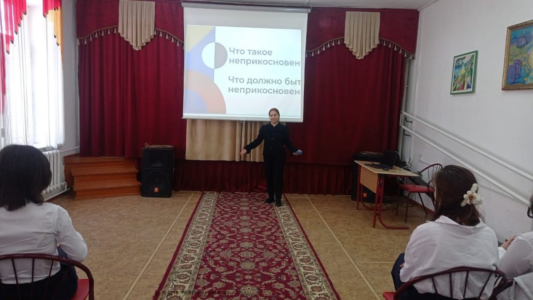 Беседа психологом Ибраевой Г.М.  по борьбе с насилием среди девочек.