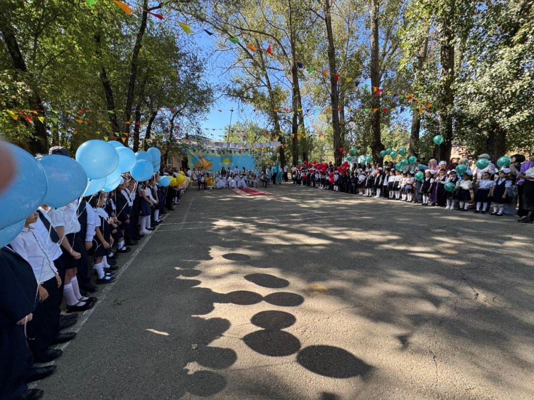 "Мектебім -мейірім  мекені"   білім  күніне   арналған  салтанатты жиын