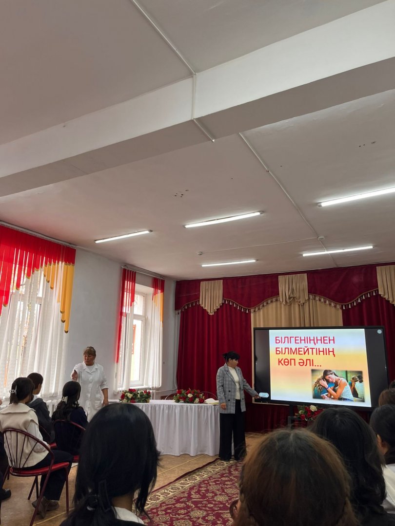 "Қыздың сұлулығы- оның тәрбиесінде" тақырыбында қыздар жиналысы