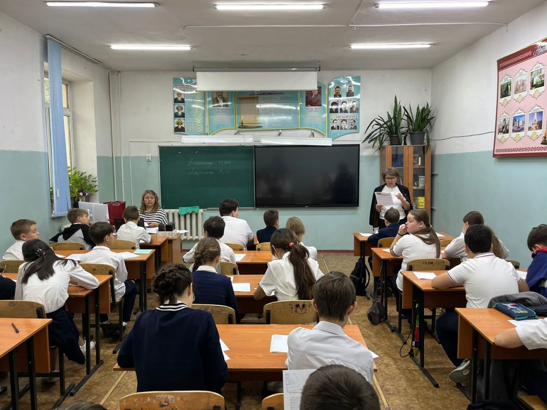 5-8,10  сыныптарда  қазақ  тілінен  аралық  емтихан  өтті
